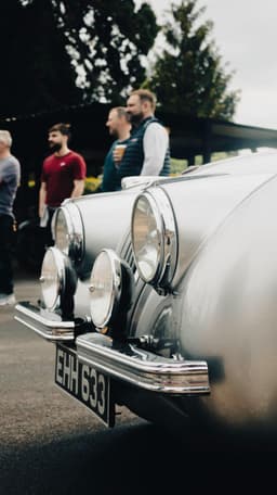 Ghid de colecționar: Ce trebuie să știi când cumperi un automobil clasic de lux