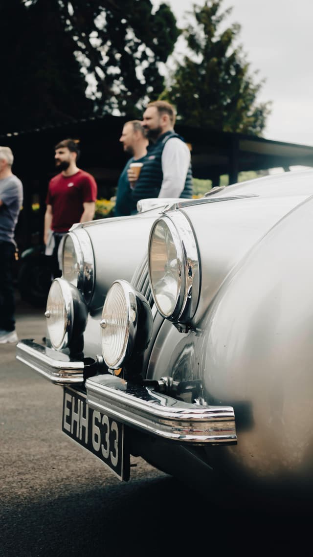 Ghid de colecționar: Ce trebuie să știi când cumperi un automobil clasic de lux