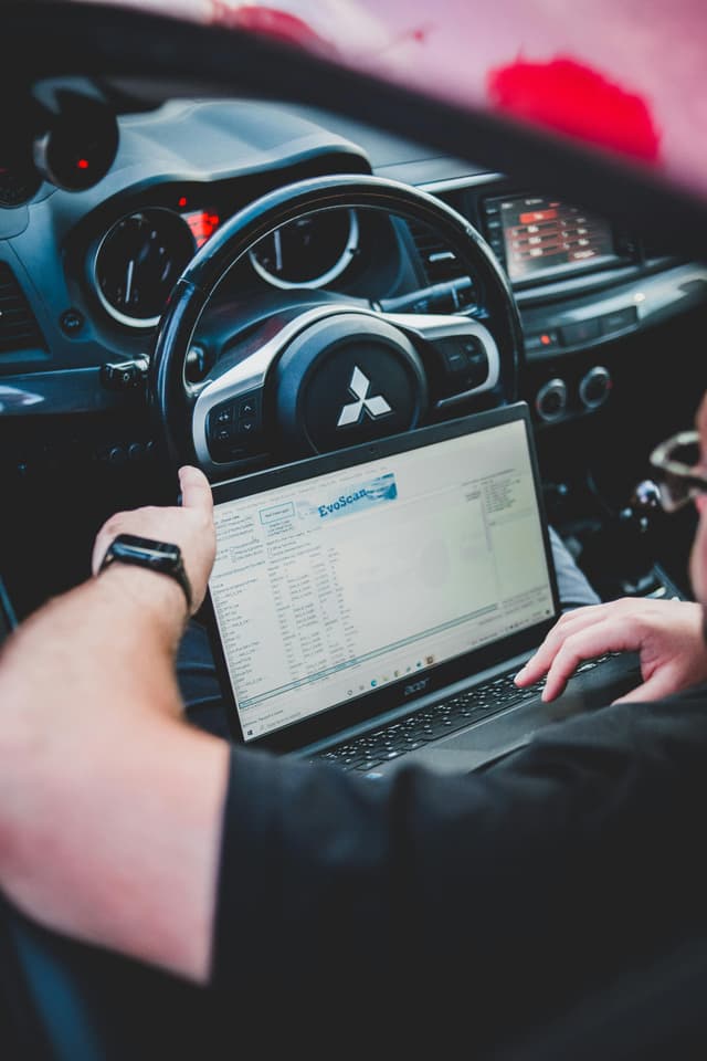Car software OTA: actualizări auto de la distanță