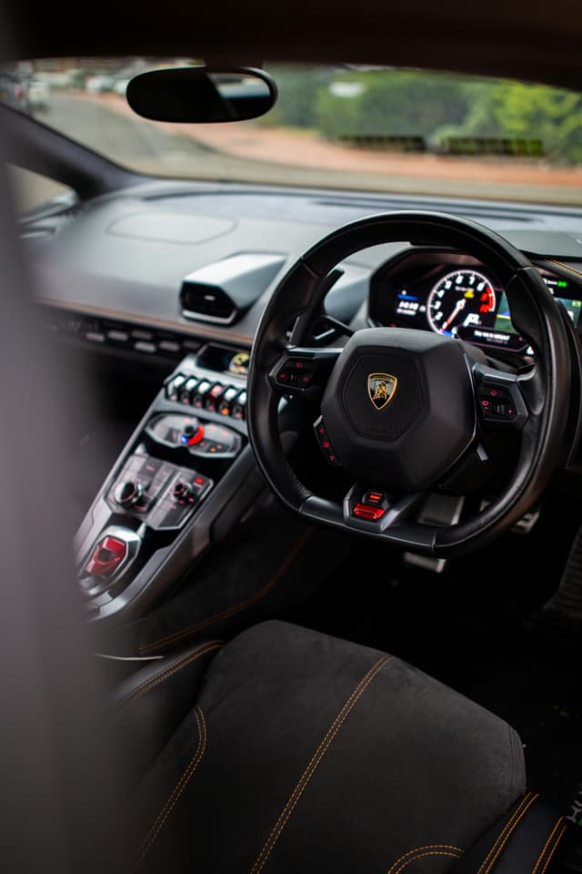 Top 5 mașini compacte cu dotări premium