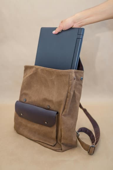 Cum să alegi o geantă de laptop elegantă și practică