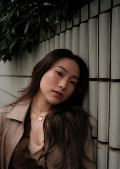 Trench coat pleat în stil japonez – eleganță relaxată