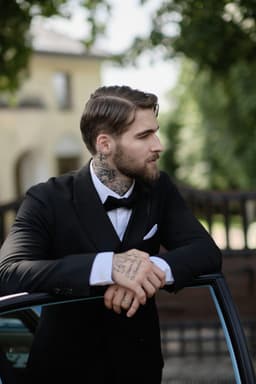 Top 10 costume bespoke: Branduri de lux care definesc eleganța masculină
