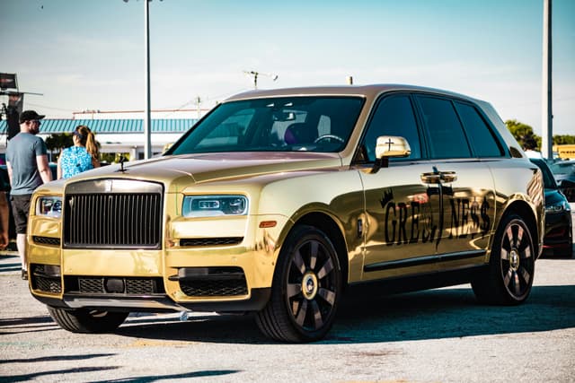 Analiză de trend: SUV-urile de lux domină piața – cum răspund Lamborghini, Aston Martin și Ferrari