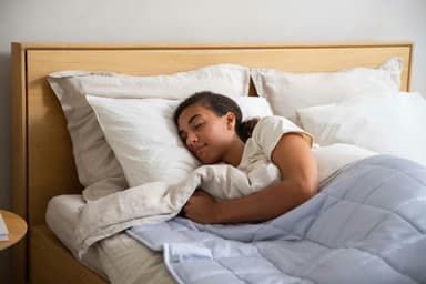 Cum să îți îmbunătățești calitatea somnului