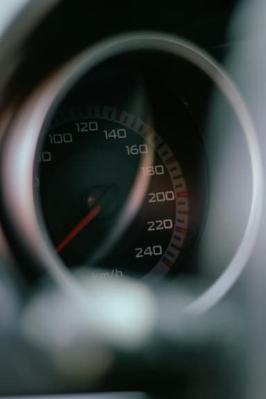 Review: mașini 2025 cu autonomie +700 km