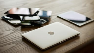 Top 10 gadgeturi premium în 2025: de la smartphone-uri de lux la televizoare 8K
