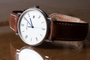 Top 10 brățări masculine din piele pentru un look rafinat