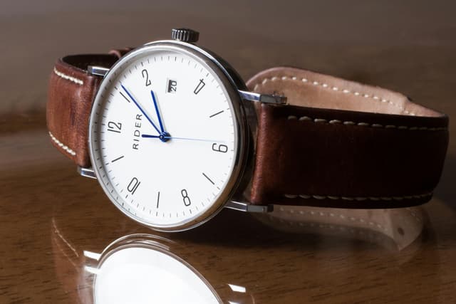 Top 10 brățări masculine din piele pentru un look rafinat