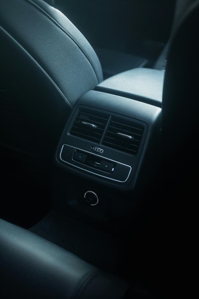 Sisteme de asistență auto premium: confort și siguranță