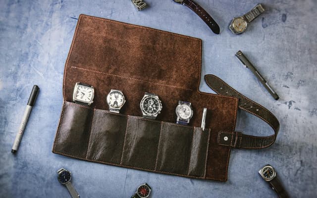 Made in Romania: Accesorii masculine de lux create de artizani români