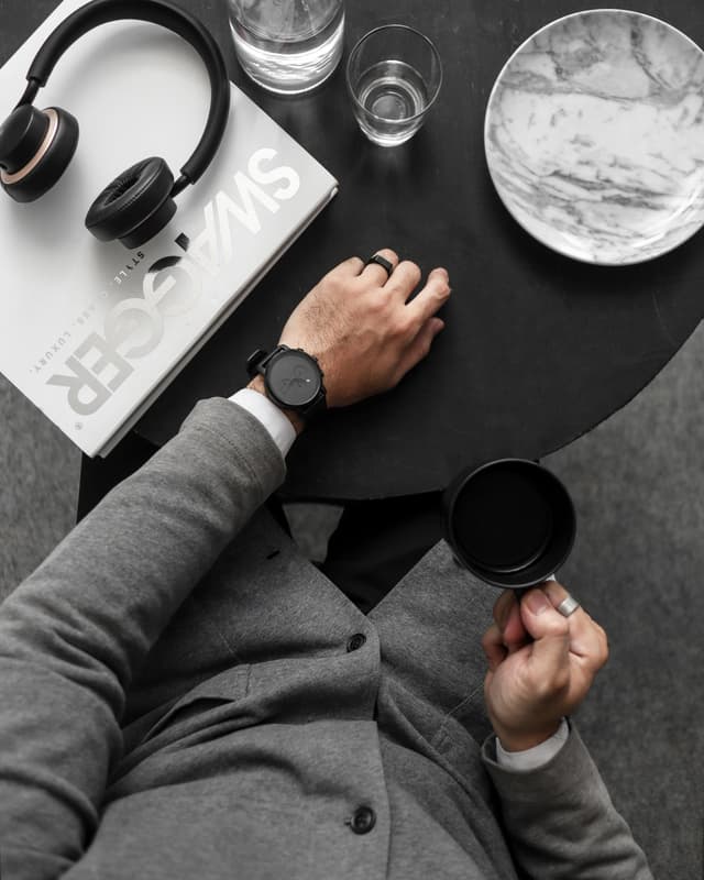 Lux la extrem: Top 5 gadgeturi placate cu aur și diamante pentru pasionații de tehnologie