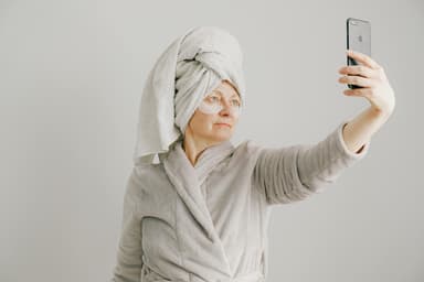 Băi infuzate wellness acasă – aromă și tehnologie