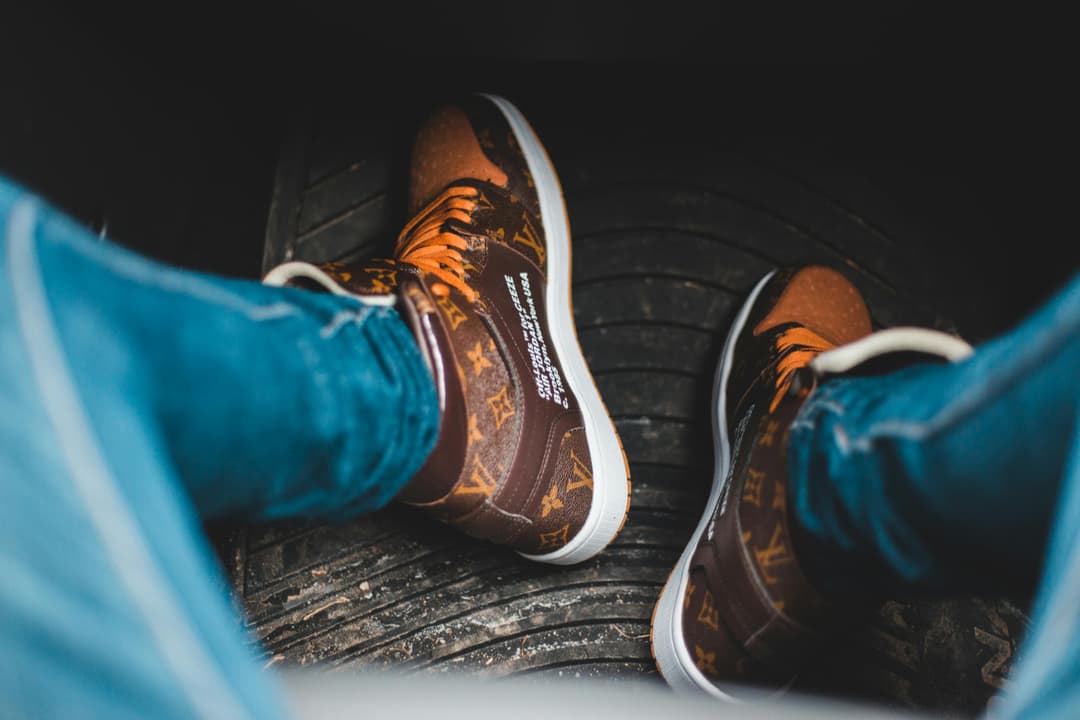 Recenzie: Pantofii sport Louis Vuitton – când luxul întâlnește moda străzii