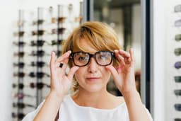 Cum să îți alegi accesoriile în funcție de forma feței