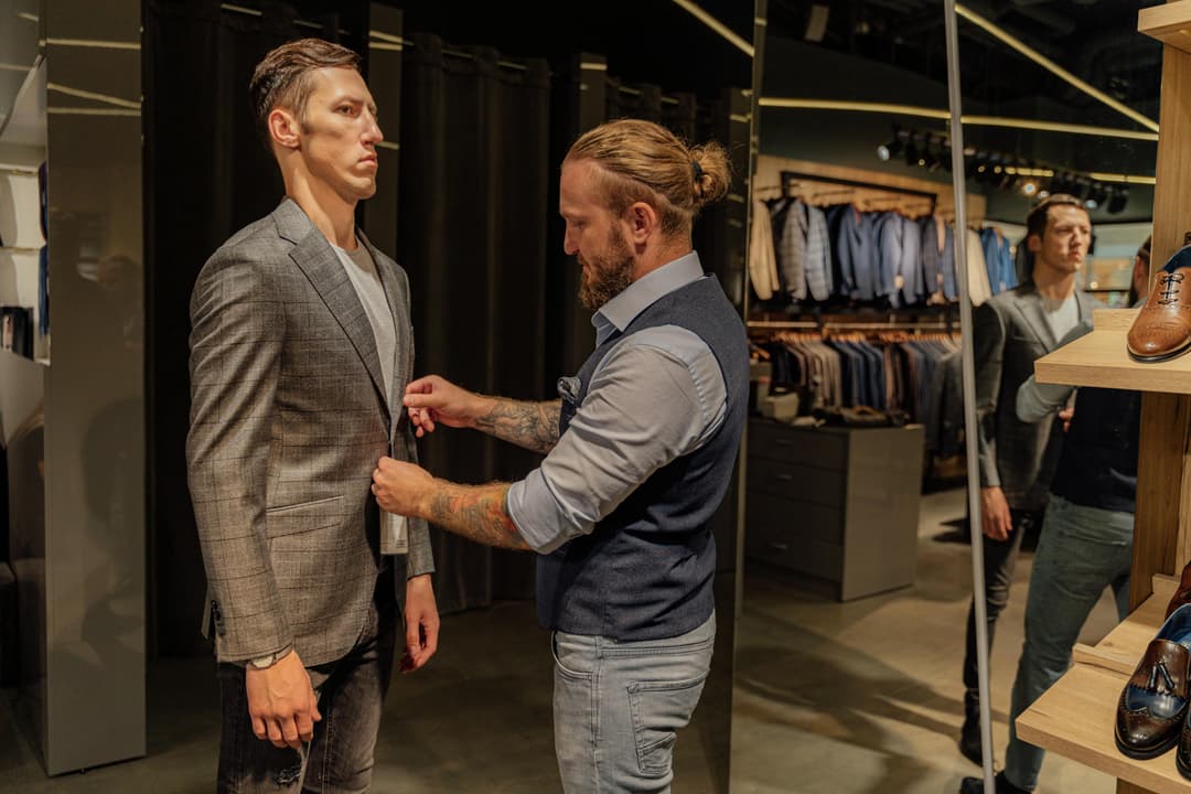 Ghidul complet al eșarfelor masculine: cum să le porți cu stil