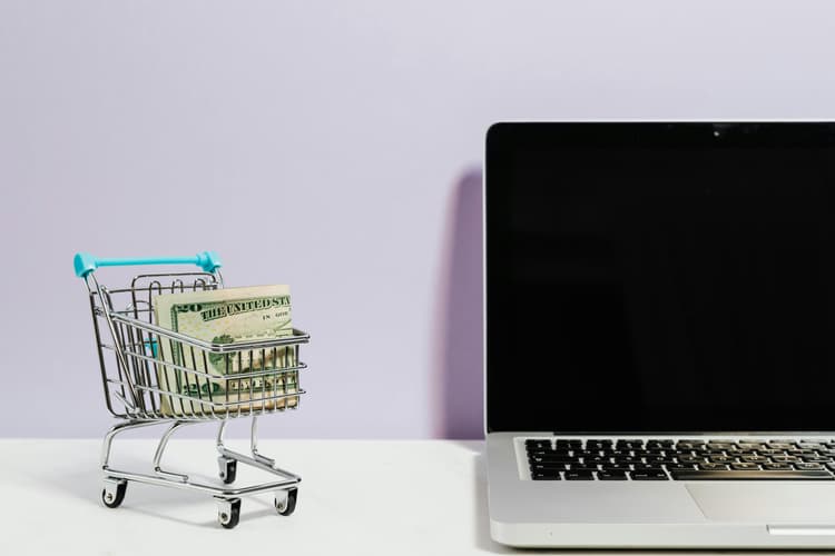 Personalizare conectată: cosmetică digitală la bord