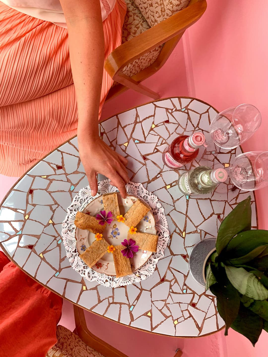 Experiențe gourmet: deserturi fine și băuturi rare la modă