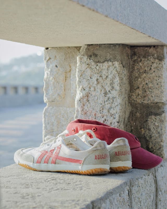 Sport luxe: athleisure discret cu blazer și pantofi light