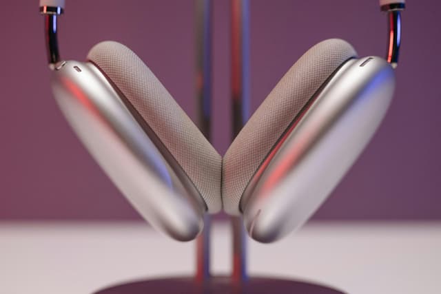 Sunet hi-fi premium: Căști și sisteme audio de top pentru melomanii exigenți