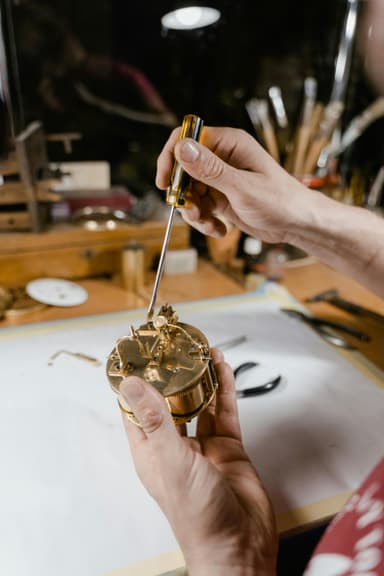 Q&A tehnic: cum alegi mecanismul ideal – automatic, manual, quartz?