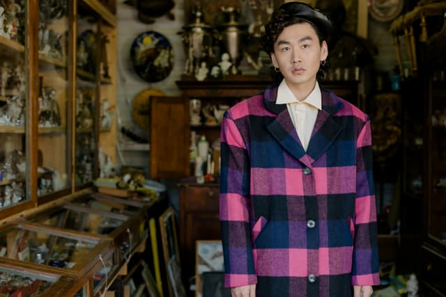 Analiză: Tendințe în moda masculină 2025 – revenirea clasicului vs. explorarea stilului urban