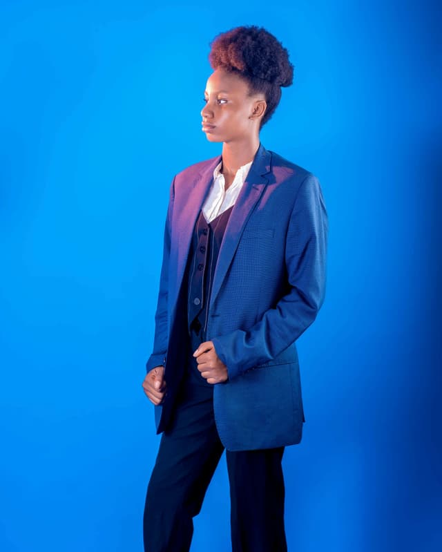 Blazer oversized + pantaloni cropped – look power fără efort