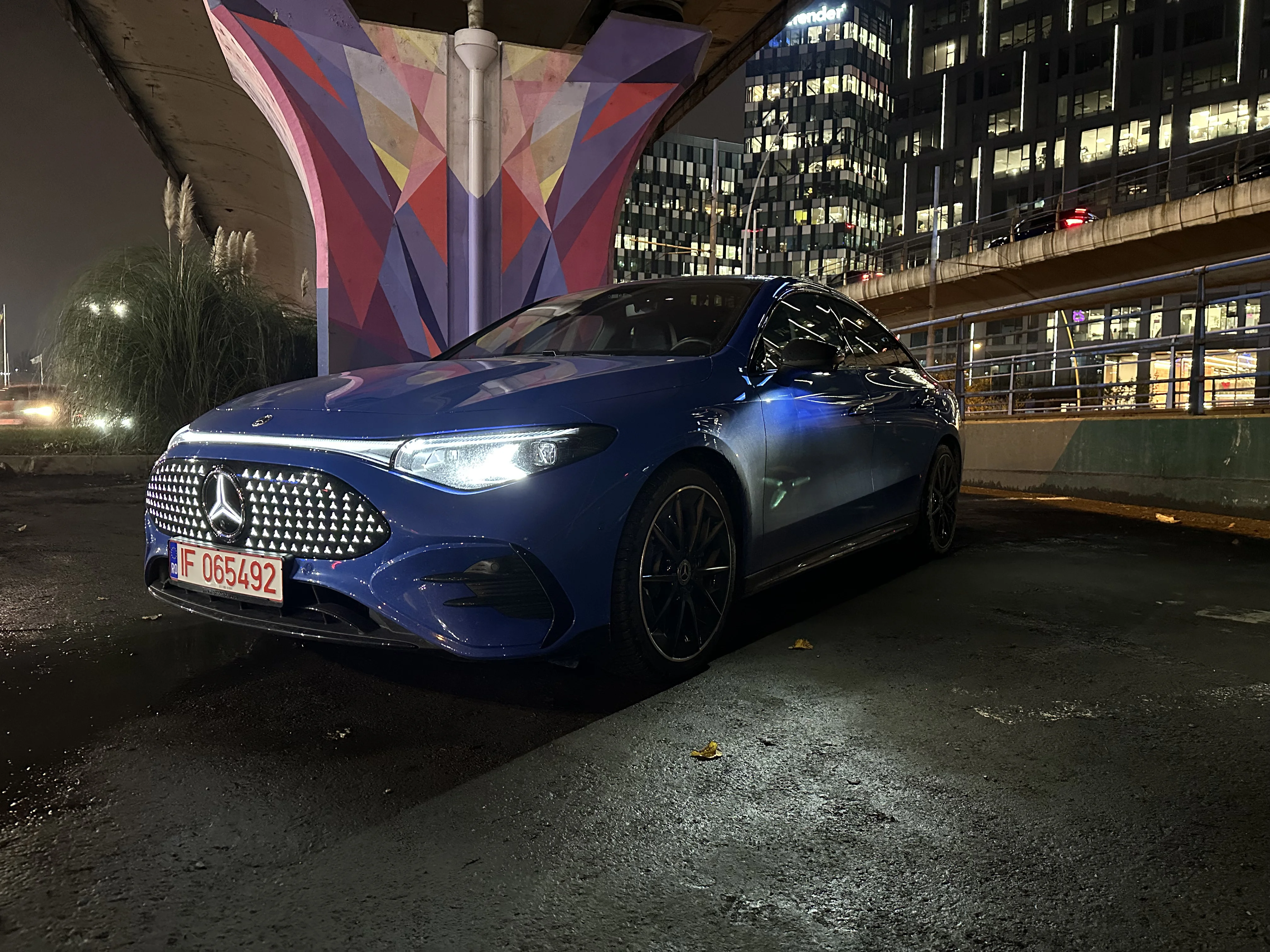 Test drive Mercedes-Benz CLA 250+ Electric – autonomie mare și rafinament într-un sedan electric premium