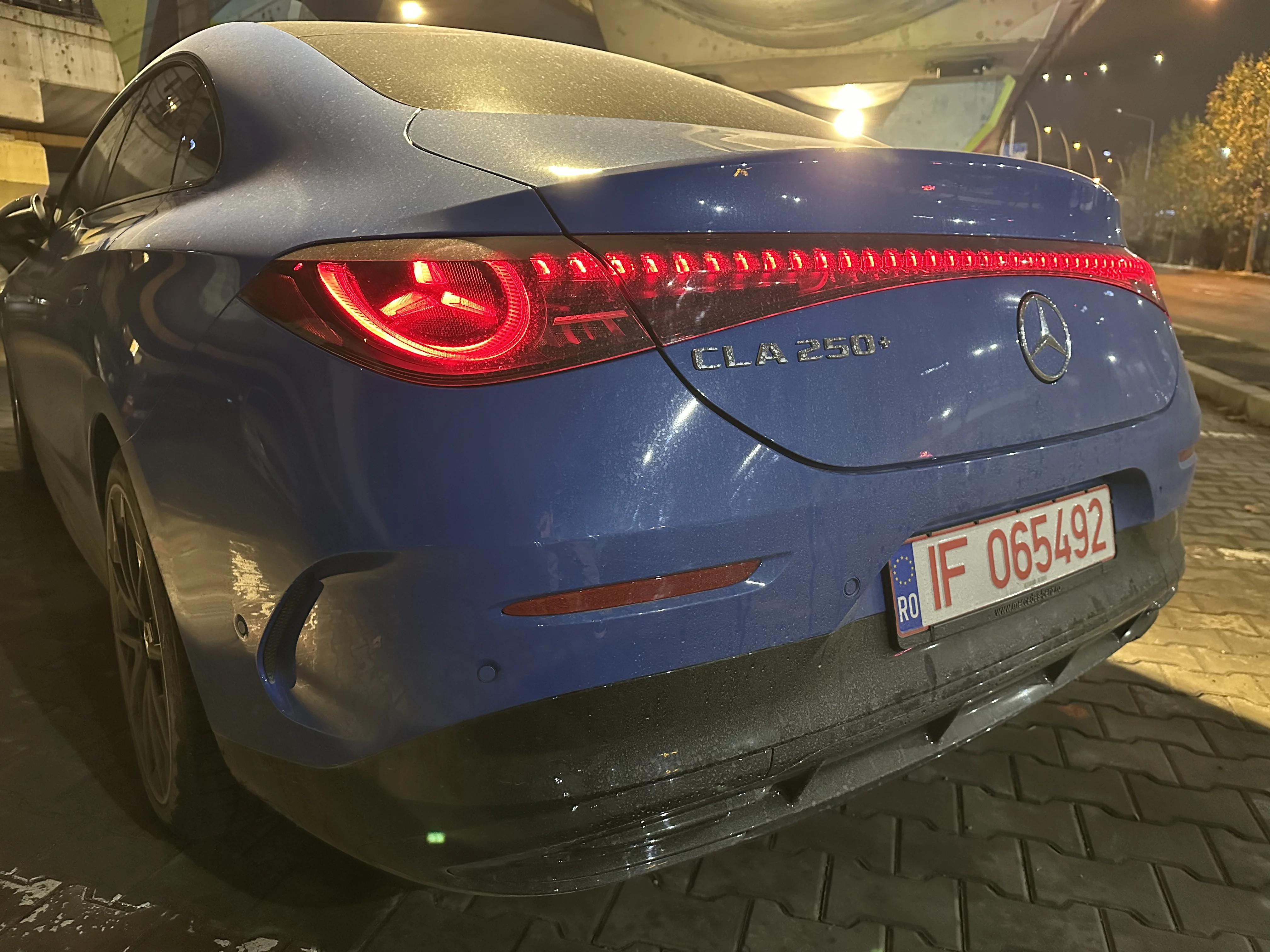Test drive Mercedes-Benz CLA 250+ Electric – autonomie mare și rafinament într-un sedan electric premium
